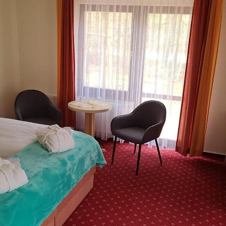 Hotel Hubertus à Perleberg Extérieur photo